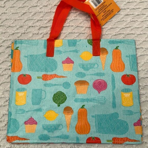 Trader Joe’s Plastic Reusable Small Shopping Tote Bag Squash Kitchen Cupcakes - Picture 2 of 12